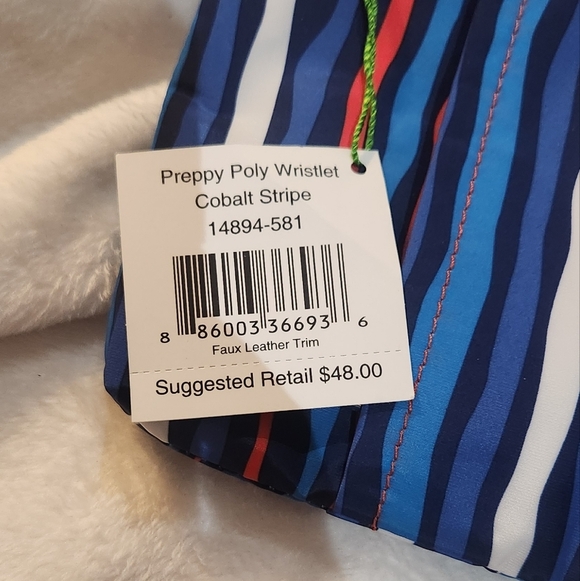 NWT Vera Bradley Wristlet - Picture 2 of 6